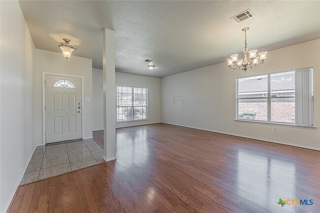 Building Photo - 514 Prospector Trl