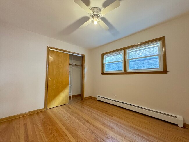 Building Photo - 5808 N Mulligan Ave