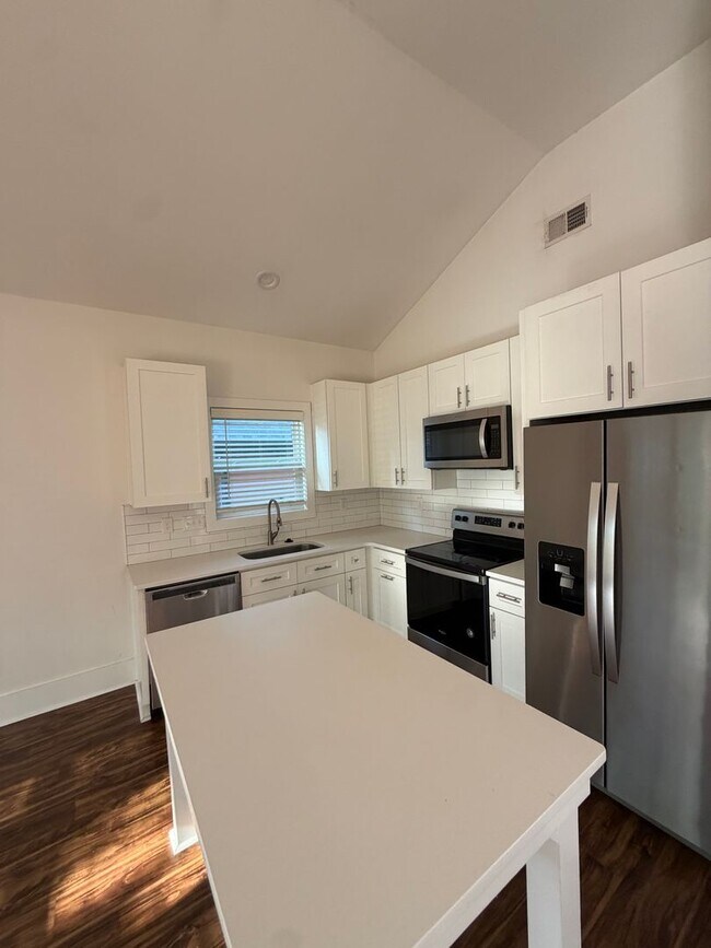 Building Photo - COMING SOON! Luxury 3BR Ranch with Open Layout & Prime Charlotte Location