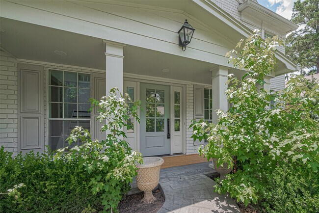 Building Photo - 3 Sandpebble Dr