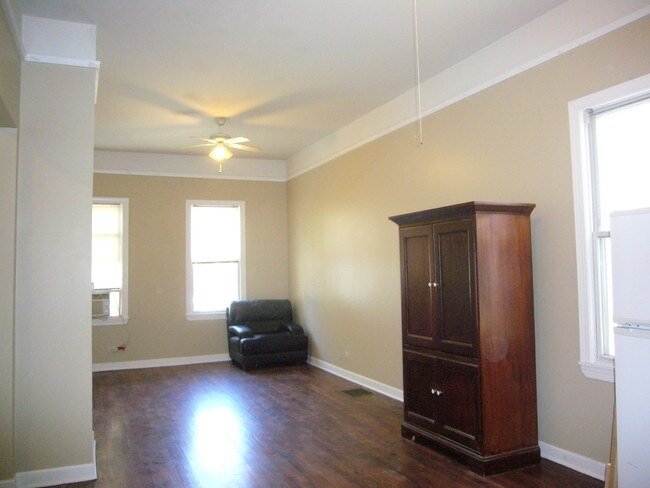 Building Photo - 5025 W 29th Pl