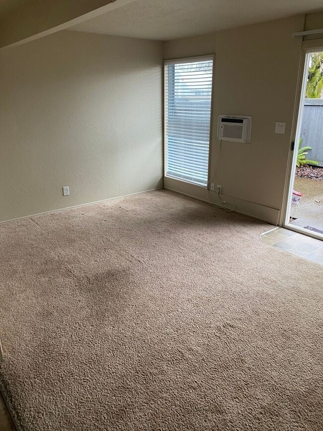 Foto del edificio - (690) Circle Court - 1 Bedroom / 1 Bathroom