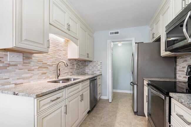 Foto del edificio - 7602 Porcher Dr