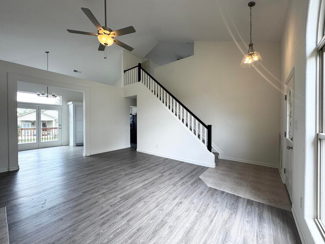 Foto principal - 409 Ella Rae Ln