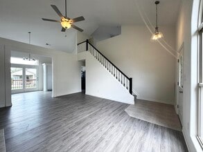 Building Photo - 409 Ella Rae Ln