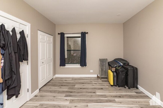 Building Photo - 2 bedroom in Chicago IL 60626