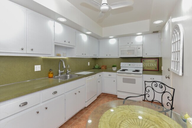 Foto del edificio - 405 N Ocean Blvd