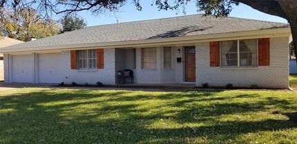 Building Photo - 2481 Post Oak Rd