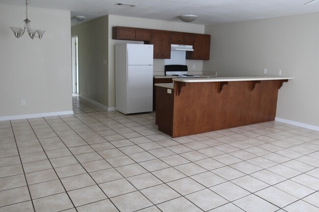 Building Photo - 806 cardinal grove court