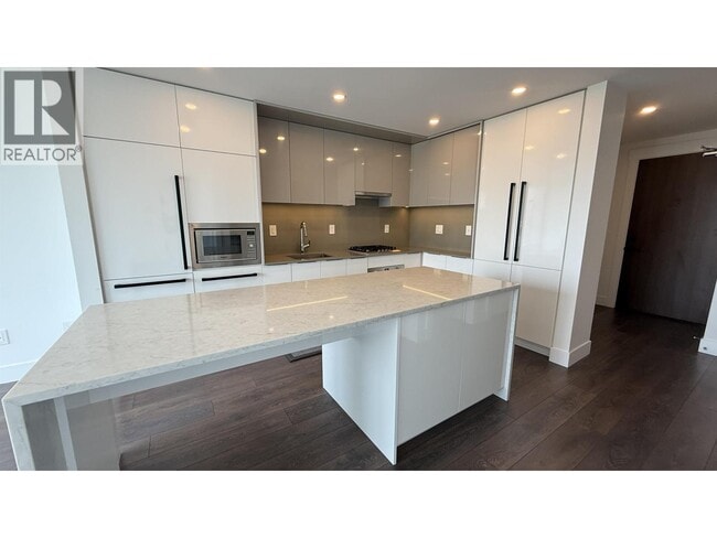 Photo du bâtiment - 4711 Hazel St