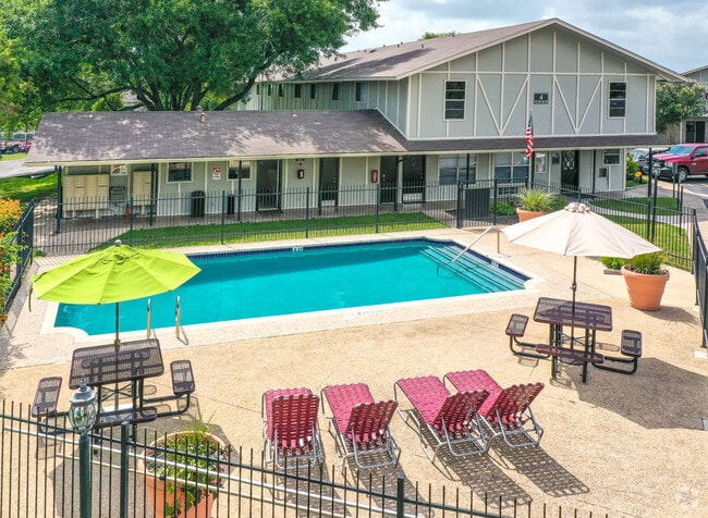 Aerial - RiverStone Apartment Homes