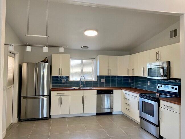 Foto del edificio - 1219 E Colter St