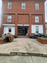 Building Photo - 1 E Elger St