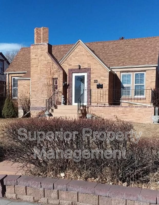 Foto principal - 104 W Pershing Blvd