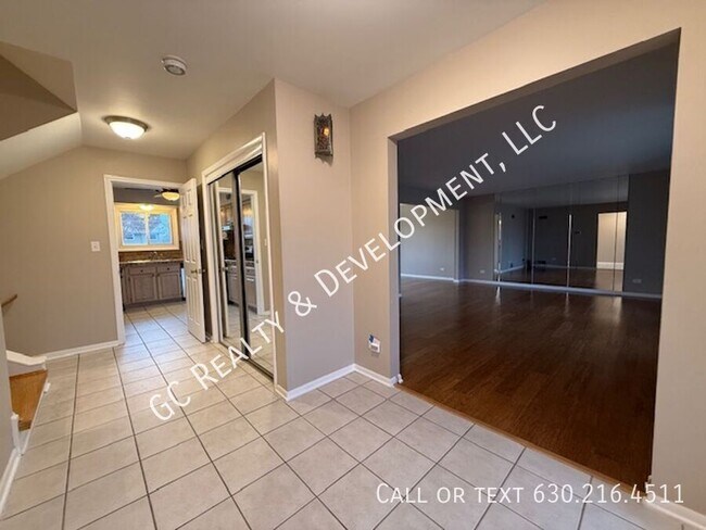 Foto del edificio - 609 Pinecroft Dr