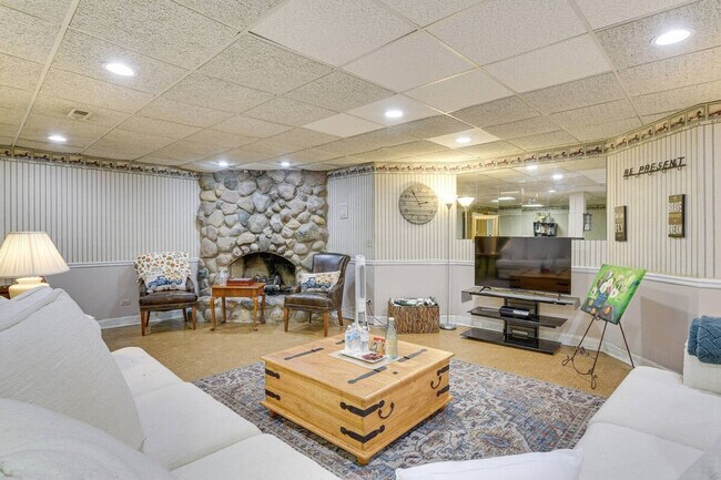 Foto del edificio - 7 Creekside Ln