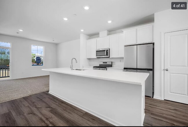 Foto del edificio - 2024 Yellowstone Blvd