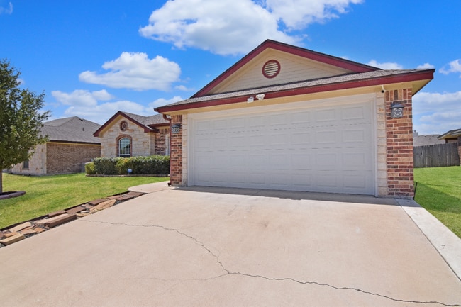 Building Photo - 304 E Little Dipper Dr