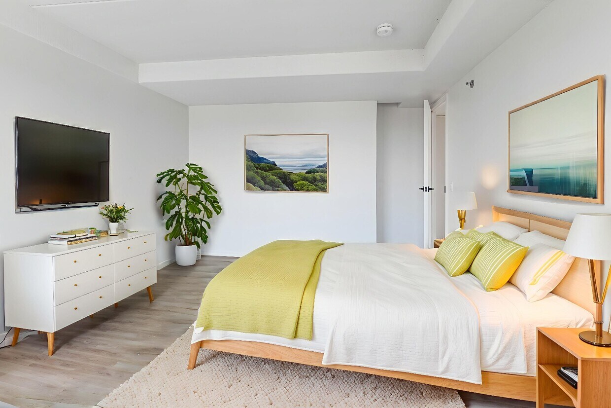 Foto del edificio - Modern 1-Bedroom in Downtown Highland Park | Private Terrace + In-Unit Laundry