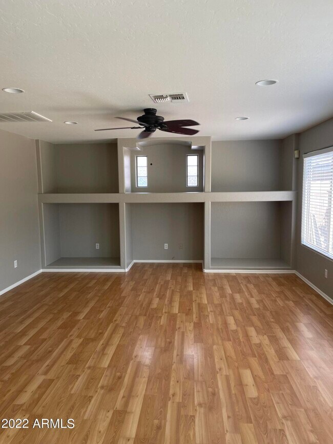 Building Photo - 8853 W Salter Dr
