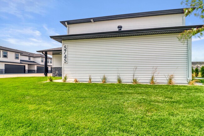 EXTERIOR - 5745 24th St S