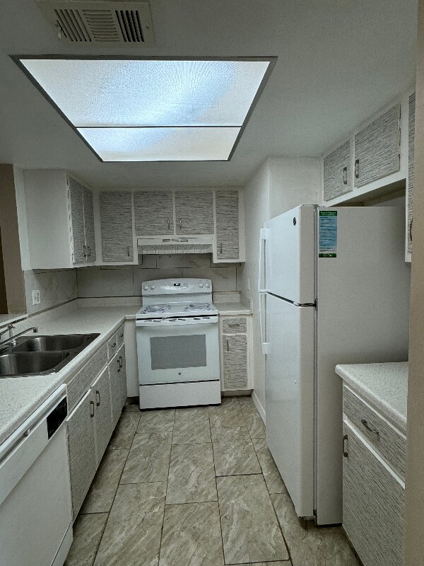 Foto del edificio - 1062 Ellen Ct