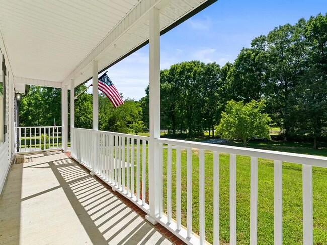 Foto del edificio - 2475 Rock Springs Cemetery Rd