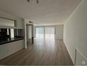 Building Photo - 2830 S Bartell Dr