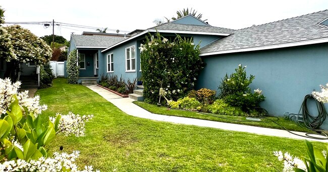 Foto del edificio - 1348 Manhattan Beach Blvd