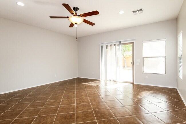 Building Photo - 5217 W Shumway Farm Rd