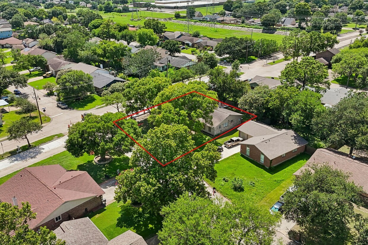 Foto del edificio - 11503 Gnarlwood Dr