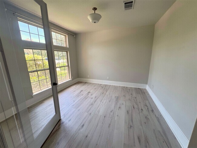 Foto del edificio - 120 Wake Valley Ct
