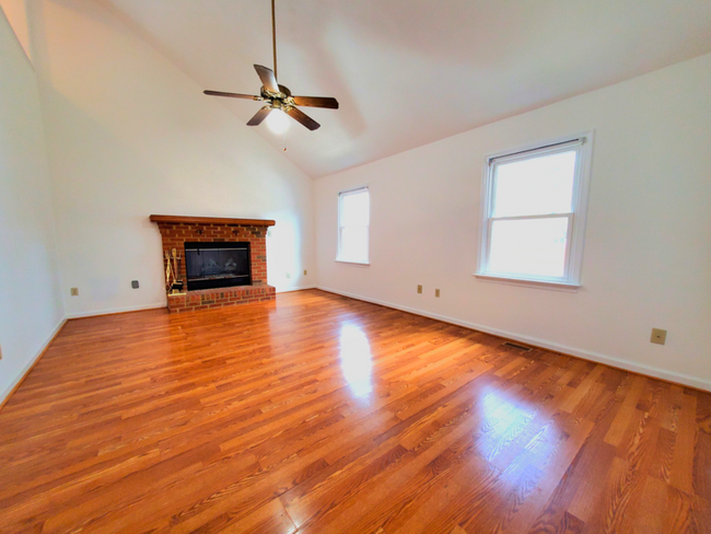 Building Photo - 2704 Underwood Ct