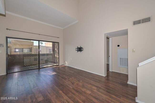 Foto del edificio - 3500 Hayden Rd