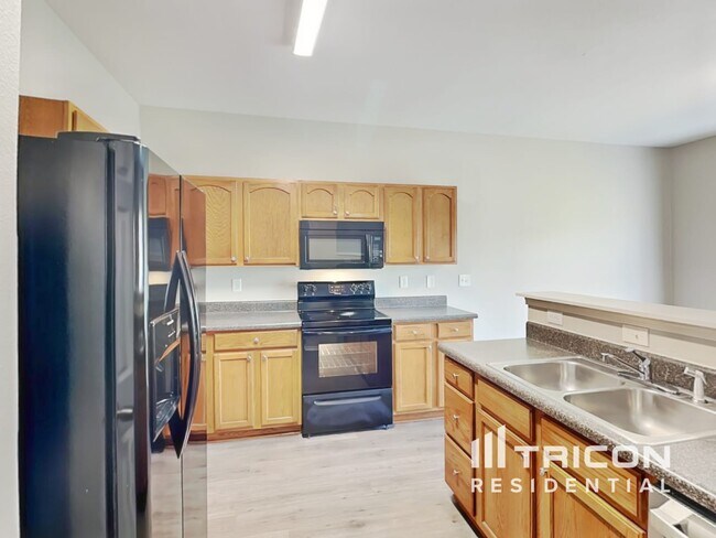 Foto del edificio - 964 Willow Creek Dr