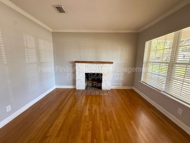 Building Photo - 5252 Rollins Ave