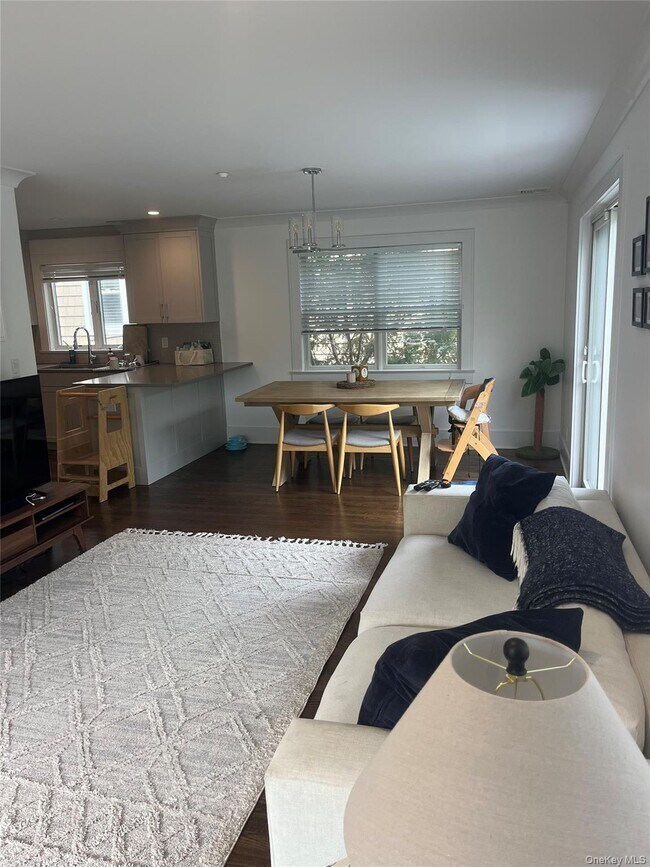 Foto del edificio - 70 Henry Ave