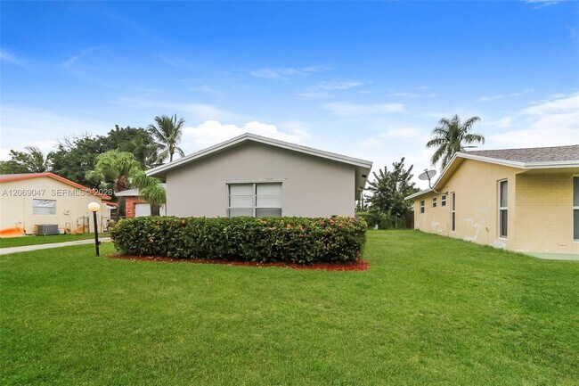 Foto del edificio - 9749 Sandalfoot Blvd