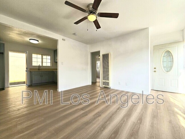 Building Photo - 4221 Live Oak St