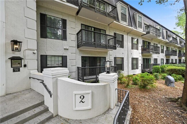 Foto del edificio - 2201 Pine Heights Dr NE