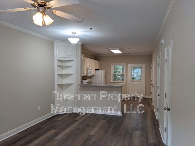 Building Photo - 460 S Barnett Shoals Rd