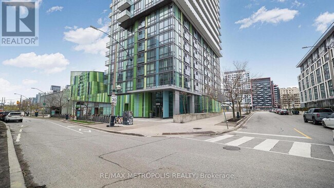 Building Photo - 170 Fort York Blvd