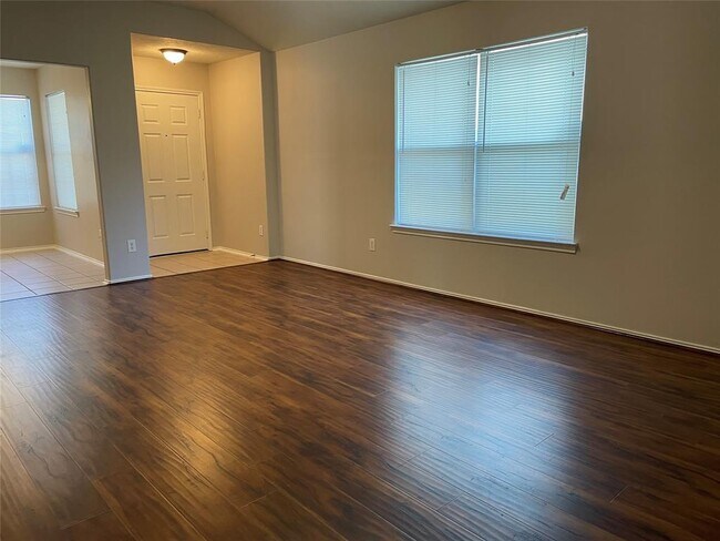 Building Photo - 2746 Grahamwood Ln