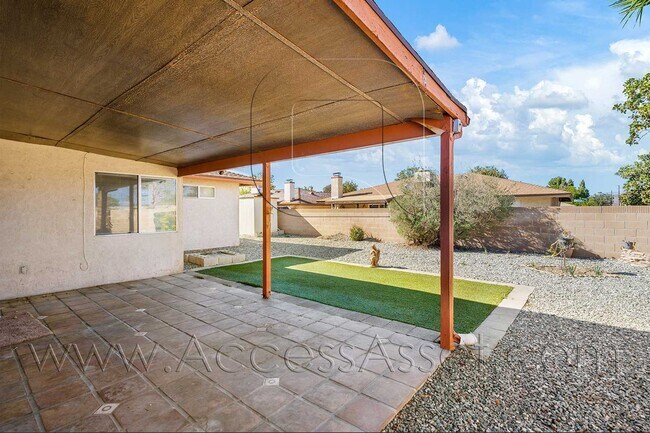 Foto del edificio - Single-Story 3 Bed with Covered Patio & Gated Yard