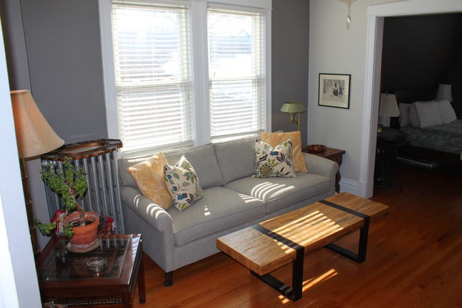 Building Photo - 4903 N Hoyne Ave