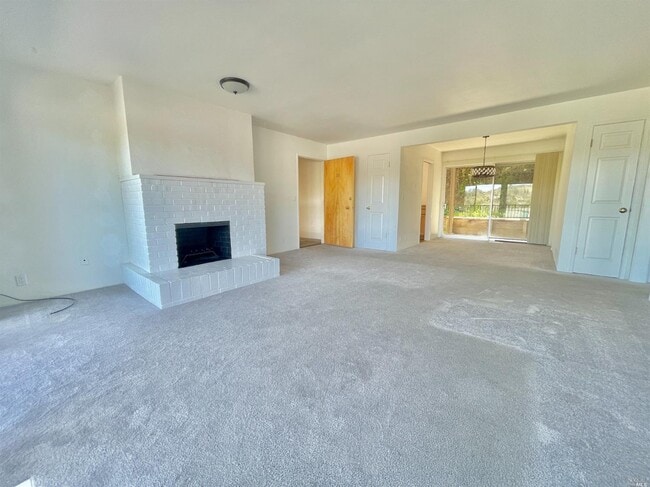 Building Photo - 14 Gomez Way