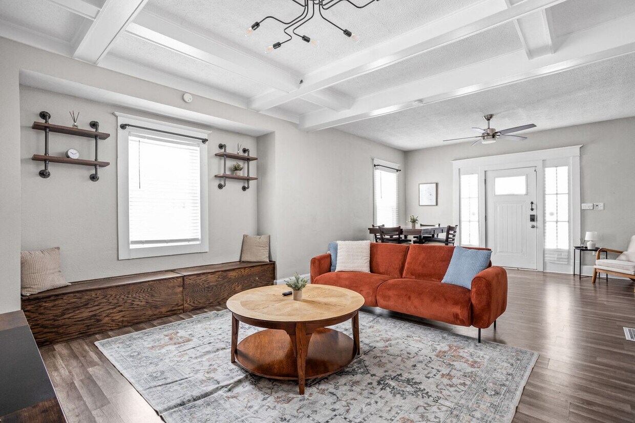 Foto principal - 325 N Bancroft St