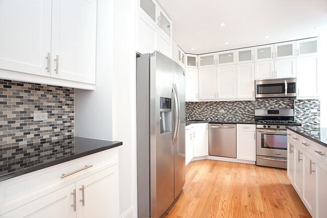 Building Photo - 258 Riverside Drive