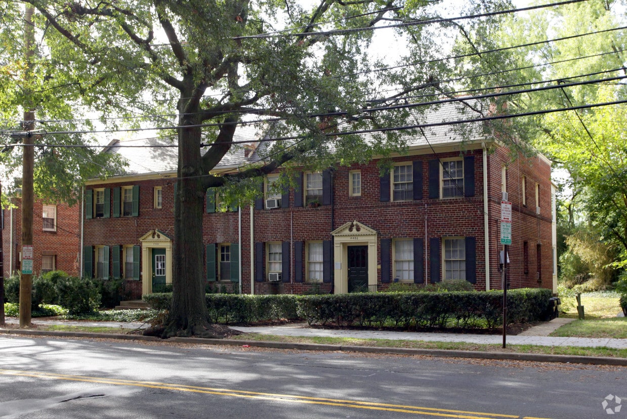 4486 MacArthur Blvd NW, Washington, DC 20007 Apartments in Washington
