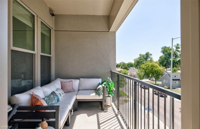 Foto del edificio - 1 br, 1 bath Condo - 2851 West 52nd Avenue...
